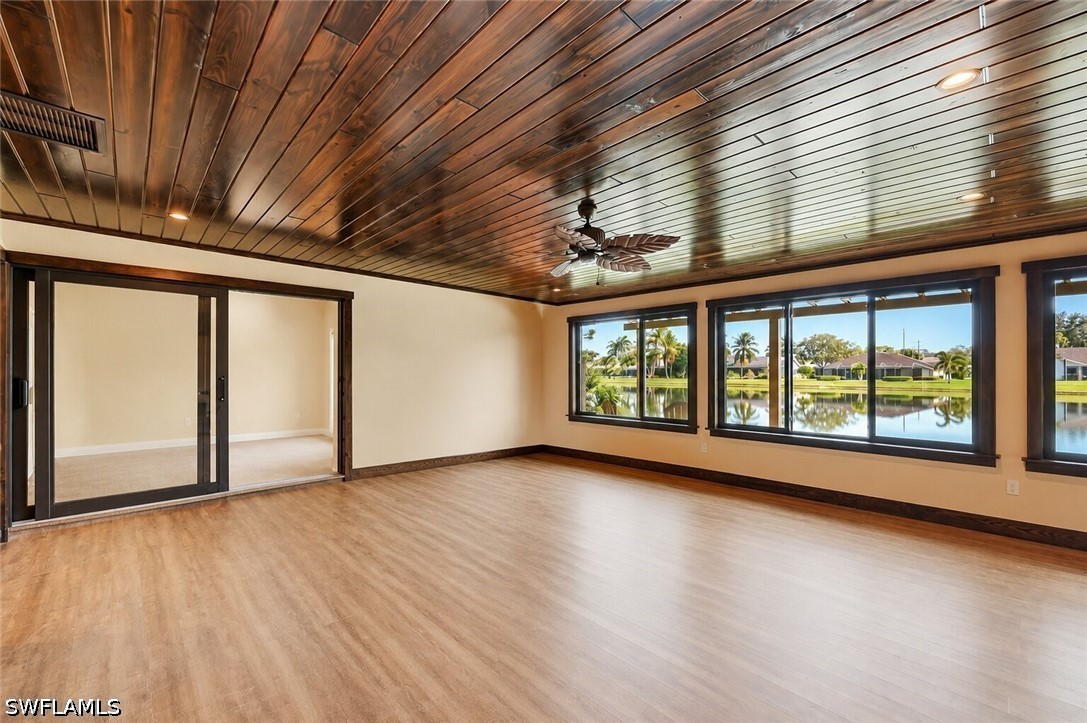 2274 Queens Way Property Photo 4