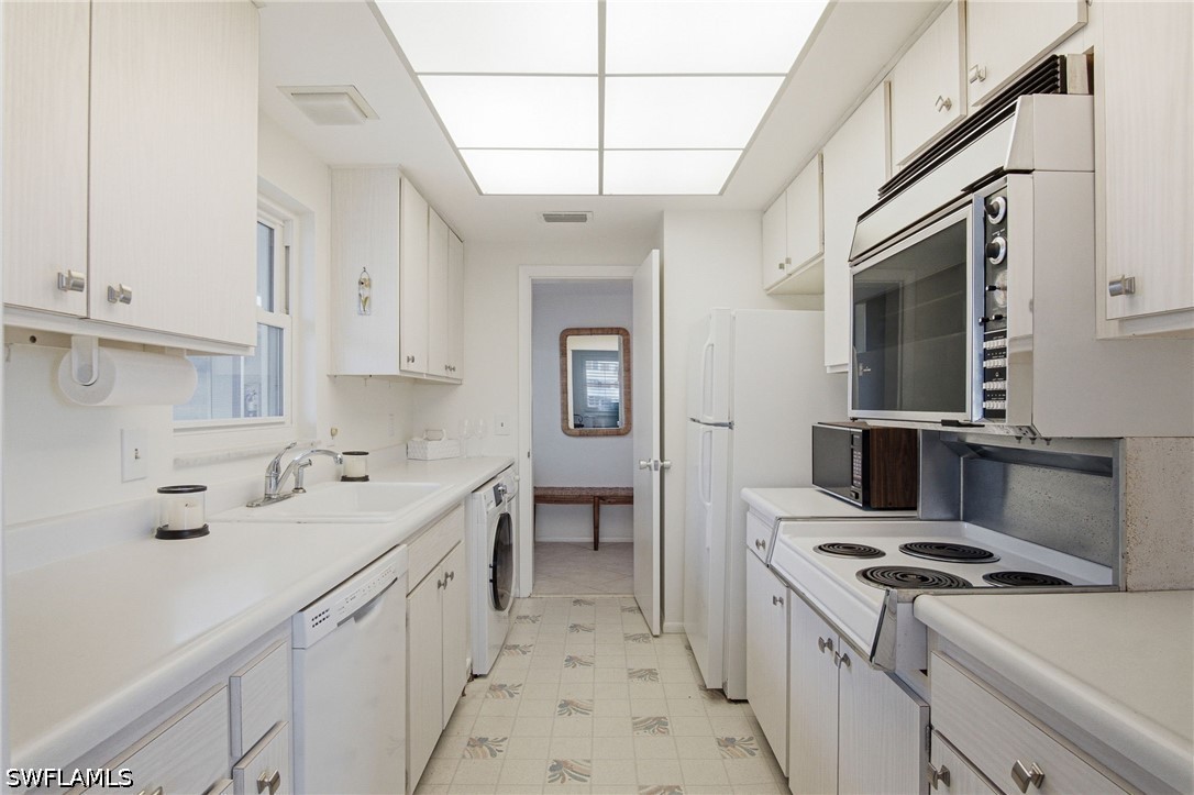 3400 Gulf Shore Blvd N L8 Property Photo 14