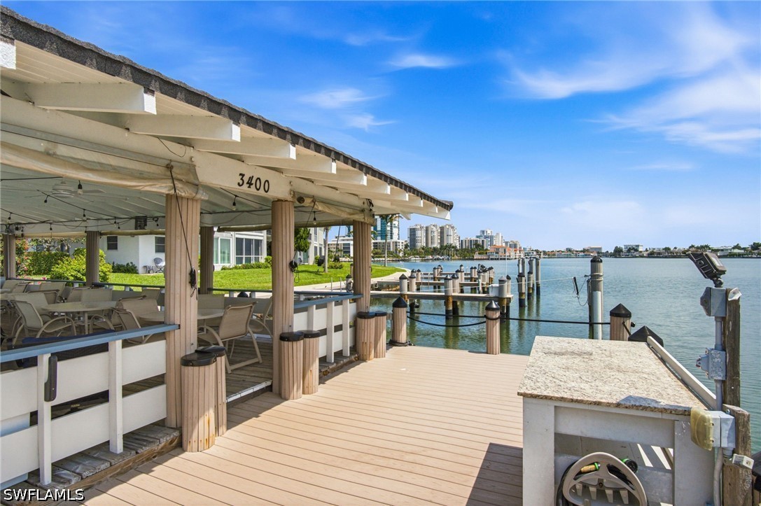 3400 Gulf Shore Blvd N L8 Property Photo 31
