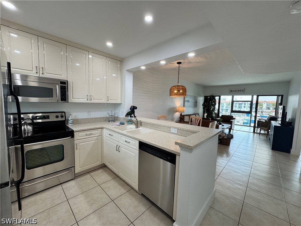 801 River Point Dr 206a Property Photo 3