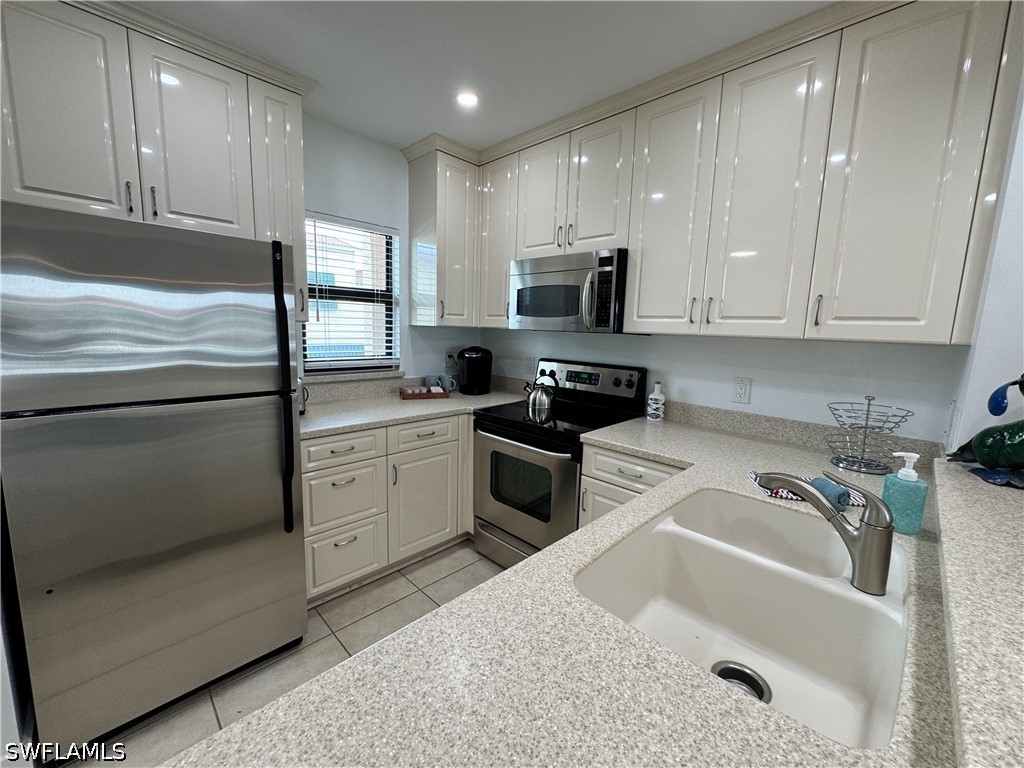 801 River Point Dr 206a Property Photo 4
