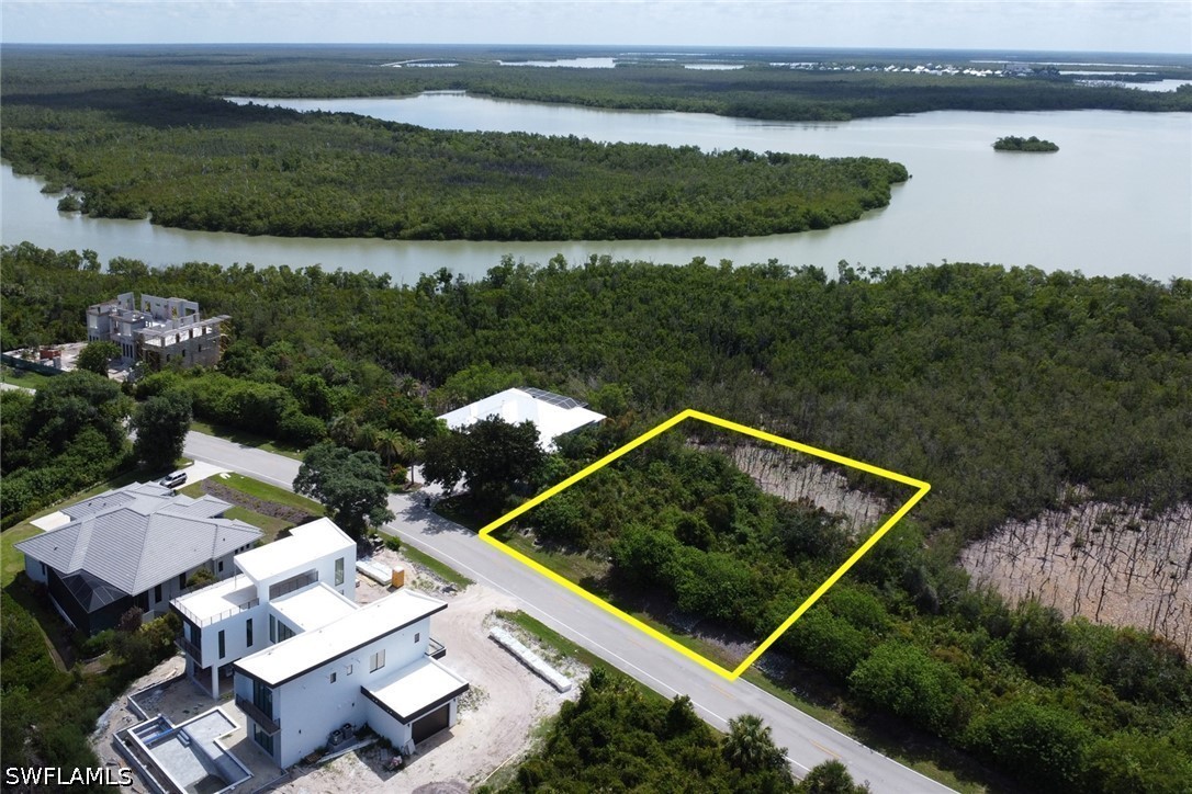 792 Whiskey Creek Dr Property Photo 2