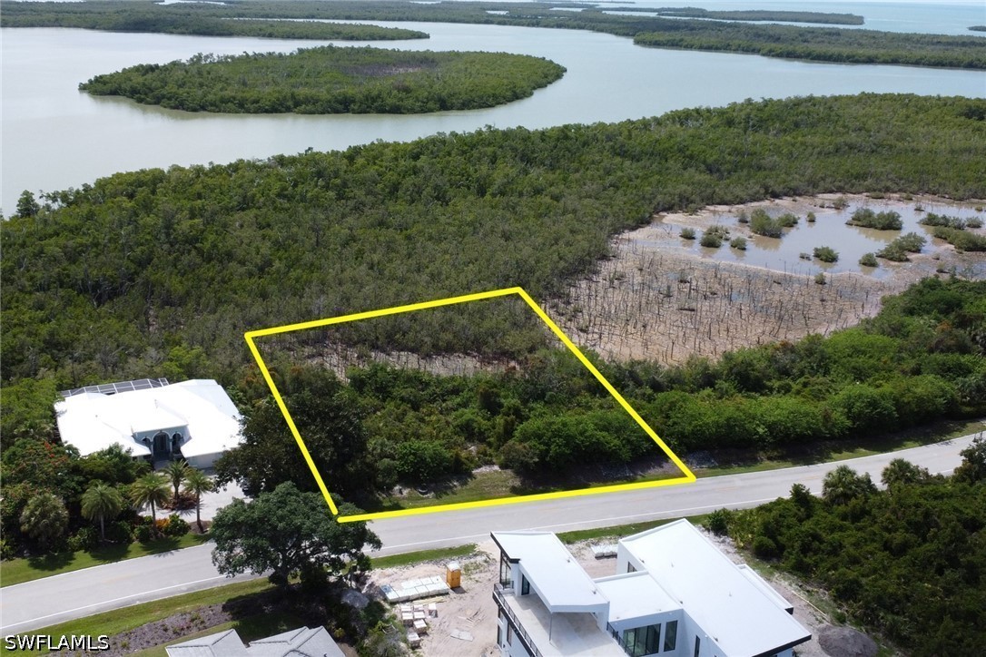792 Whiskey Creek Dr Property Photo 3