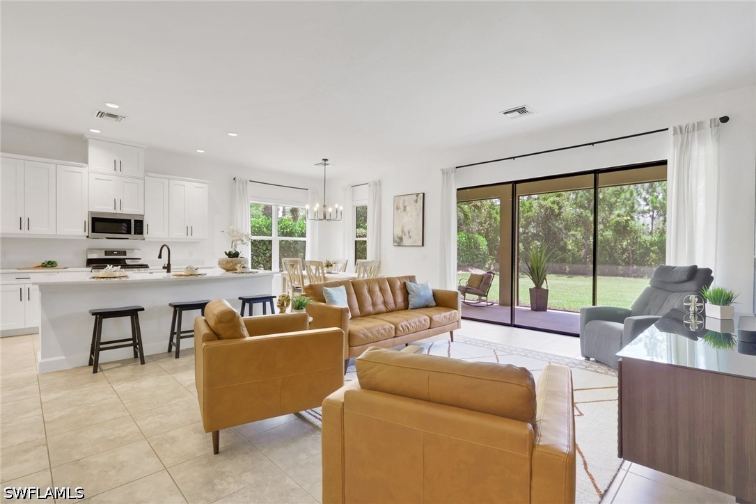 19657 Estero Pointe Ln Property Photo 4