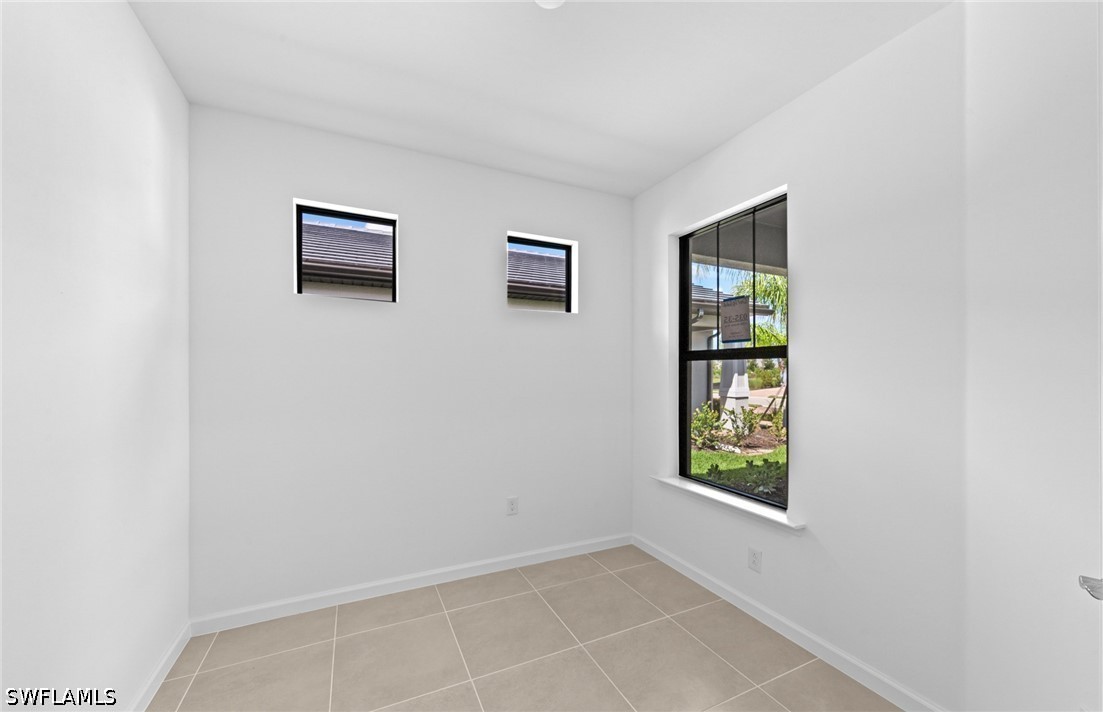 6384 Honor Way Property Photo 14