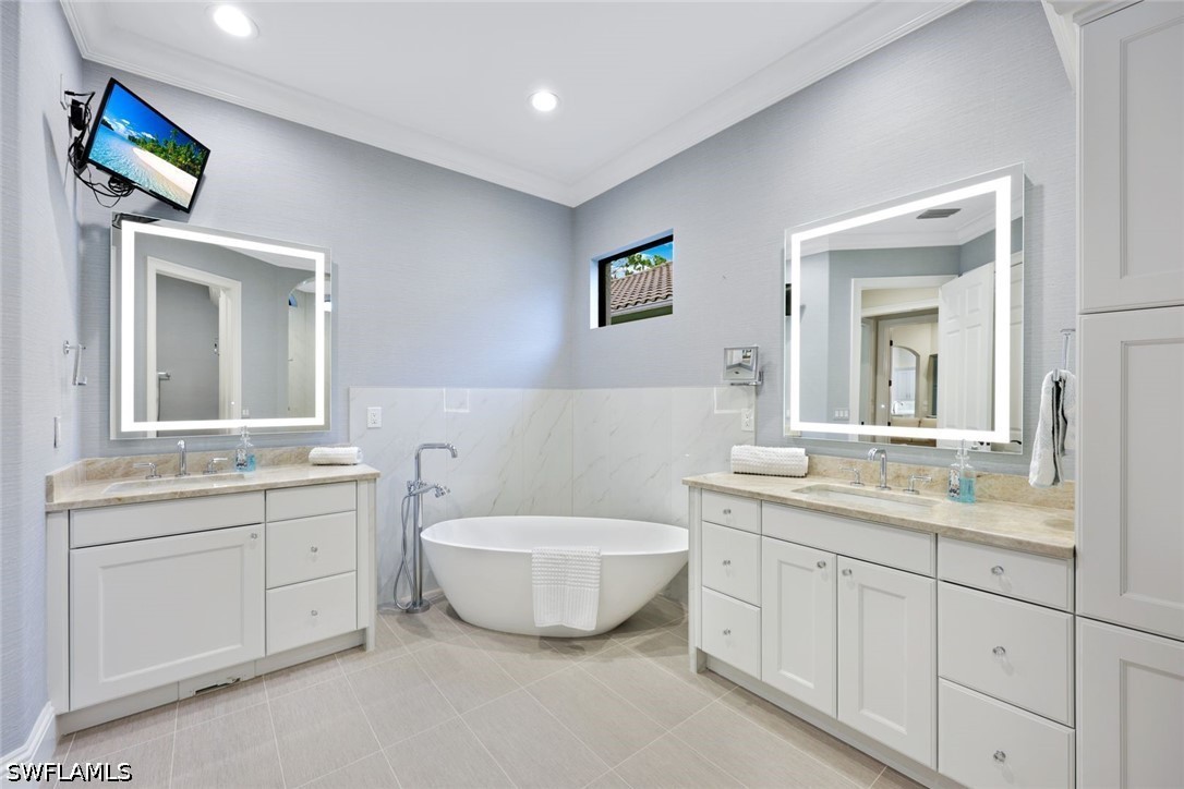 1725 Supreme Ct Property Photo 19
