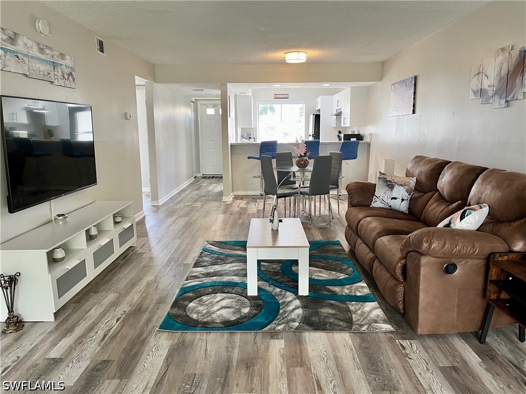 190 Palm Dr 1 Property Photo 1