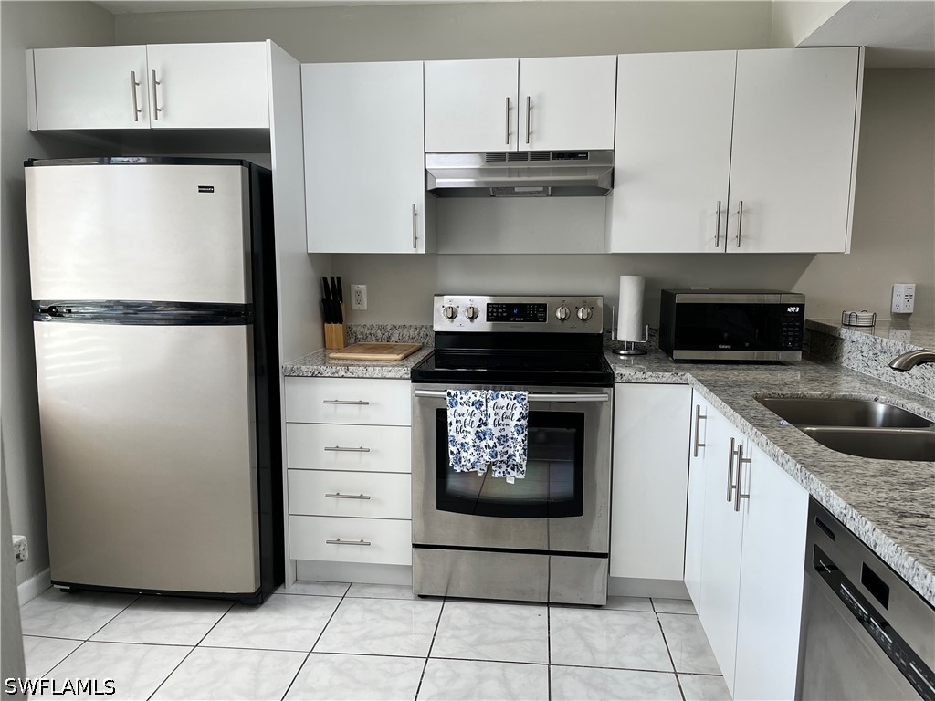 190 Palm Dr 1 Property Photo 4