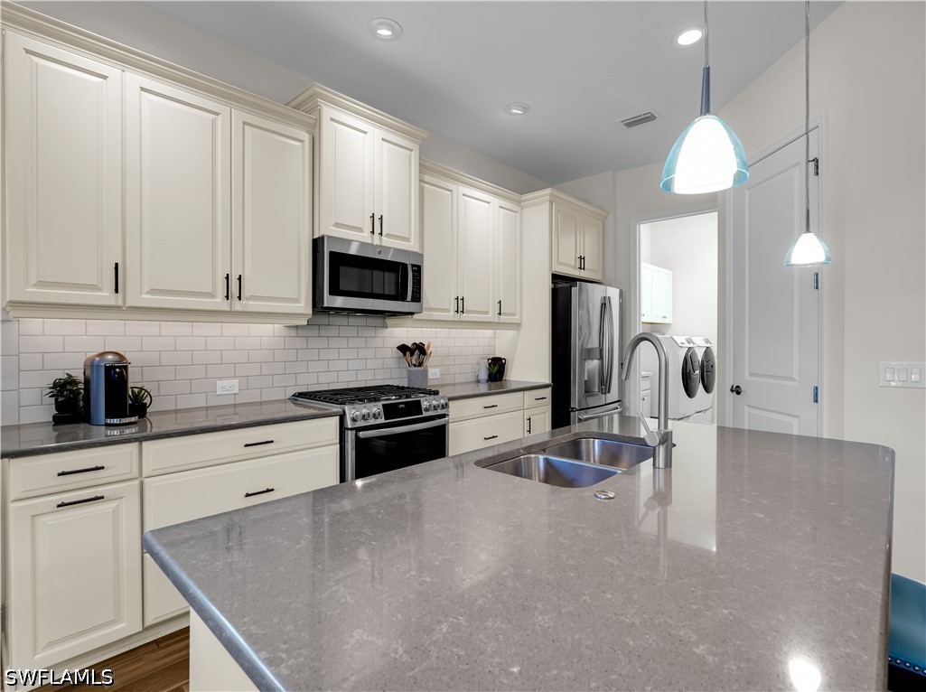 9604 Estero Grove Way Property Photo 11