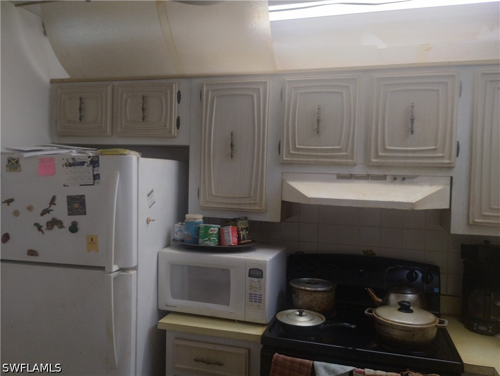 2831 Somerset Dr B109 Property Photo 6