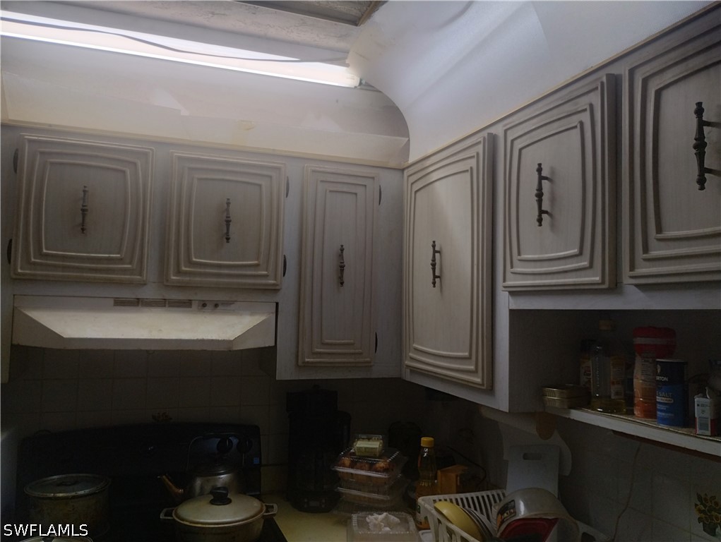2831 Somerset Dr B109 Property Photo 7