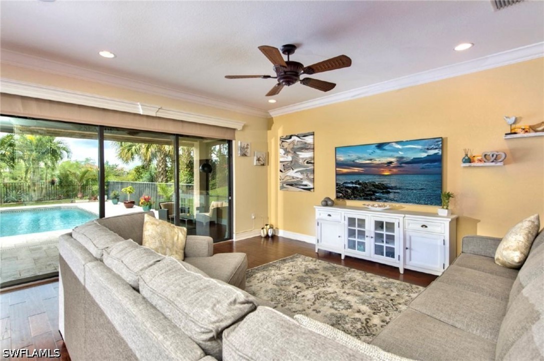 3402 Tigris Ln Property Photo 4