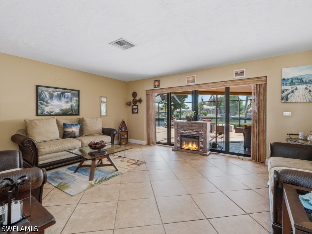 197 Gulfport Ct Property Photo 3
