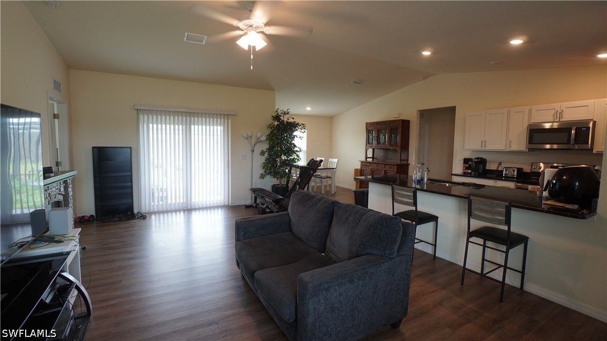 7012 Ramrod Cir Property Photo 4
