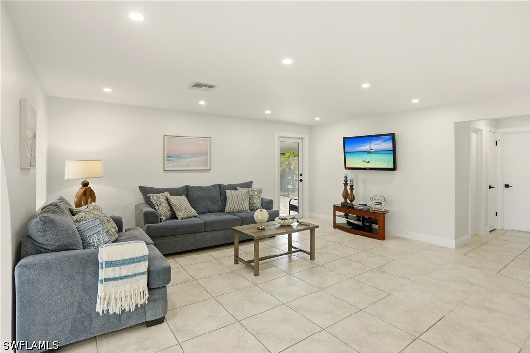 339 Landmark St Property Photo 4