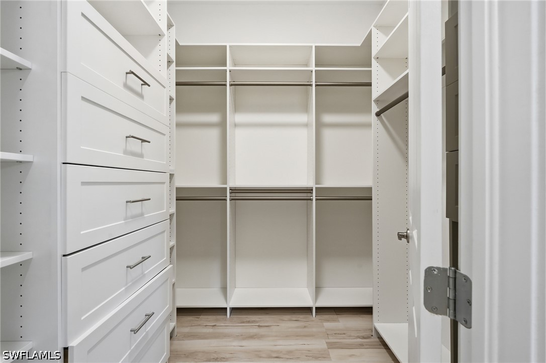 10240 Avonleigh Dr Property Photo 32