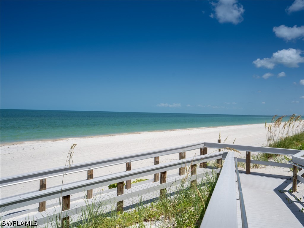 4255 Gulf Shore BLVD N 207