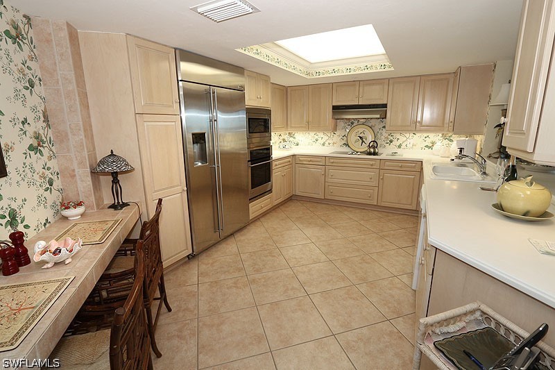 60 Seagate Dr 604 Property Photo 10