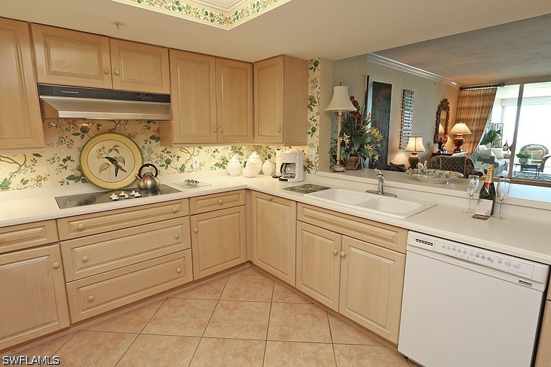 60 Seagate Dr 604 Property Photo 11