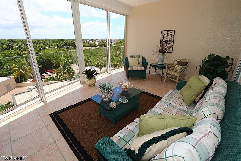 60 Seagate Dr 604 Property Photo 21