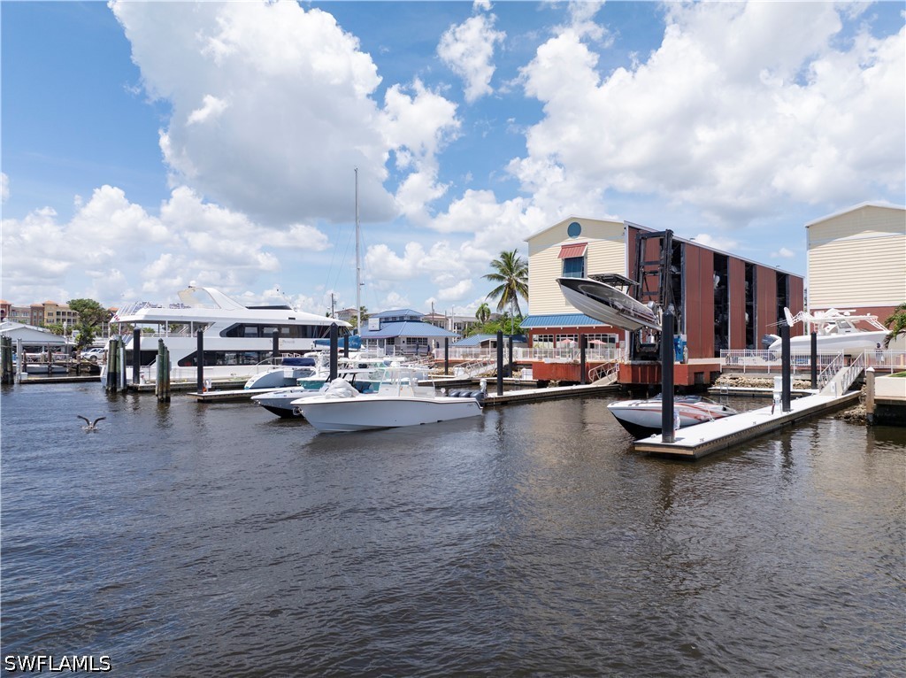 750 River Point A4-4 Dr Property Photo 4