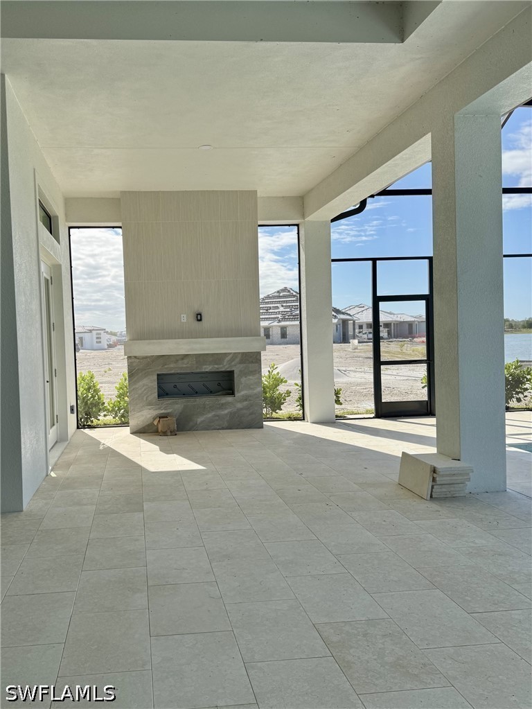 25562 Crystal Shore Dr Property Photo 5