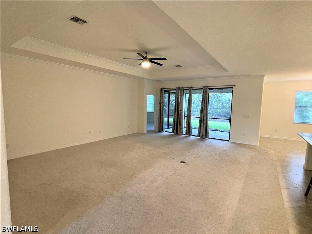 9353 Glenforest Dr Property Photo 3