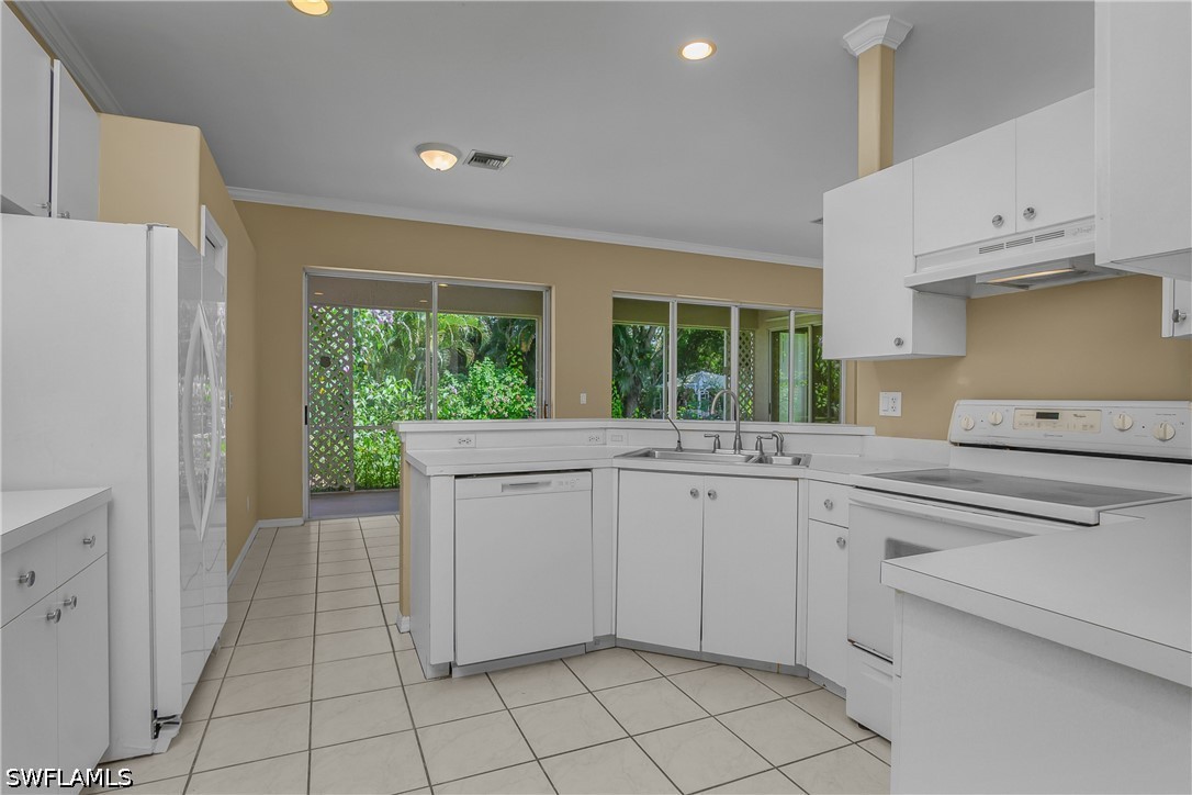 11082 Lakeland Cir Property Photo 13