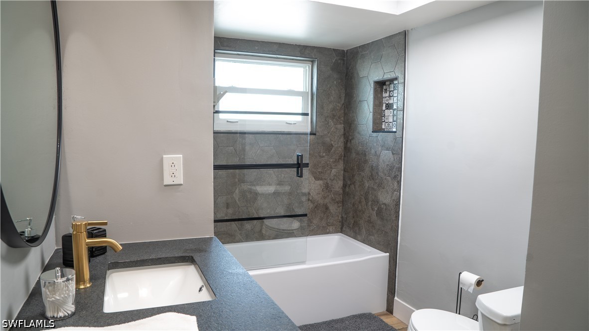 2090 Via Venice Property Photo 26