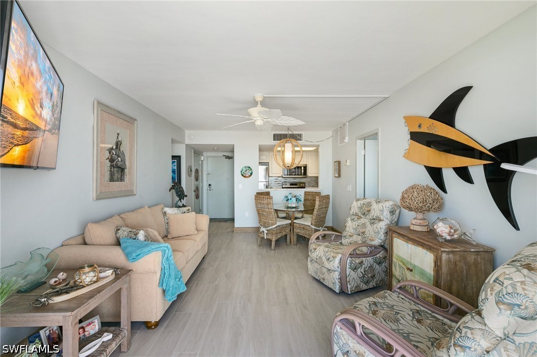 180 Seaview Ct 911 Property Photo 6
