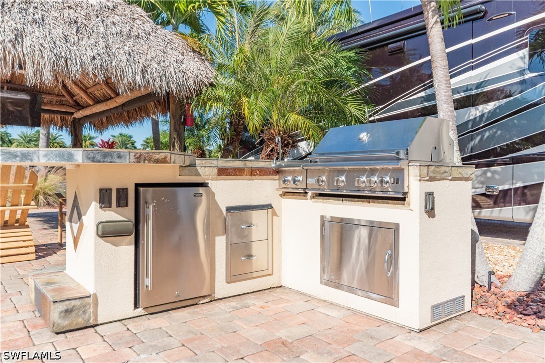 5216 Pineland Daisy Trl Property Photo 8