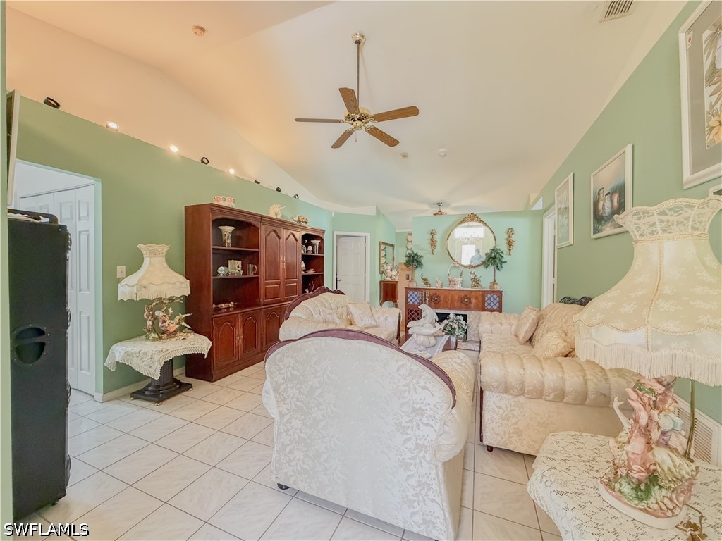 4000 Outer Dr Property Photo 2