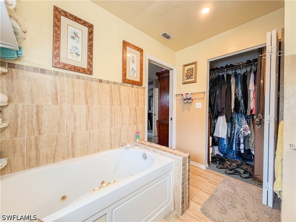 4000 Outer Dr Property Photo 17