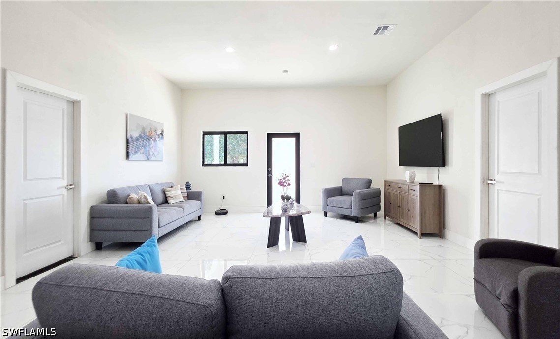 527 Perimeter Property Photo 8