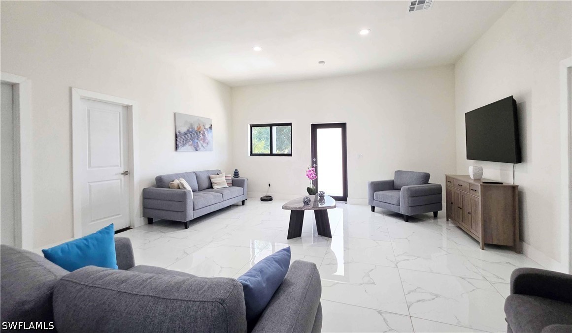 527 Perimeter Property Photo 16