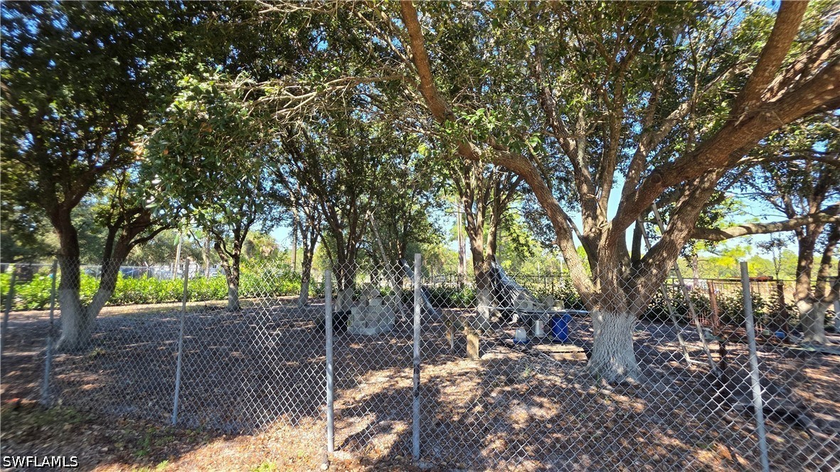 527 Perimeter Property Photo 24