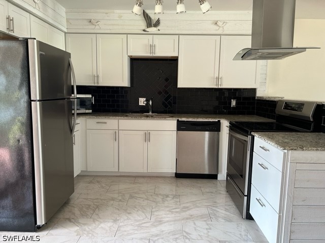 656 Palm View DR 4 Property Photo 1