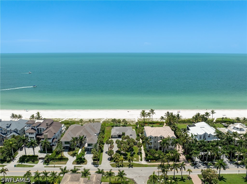 10173 Gulf Shore Dr Property Photo 6