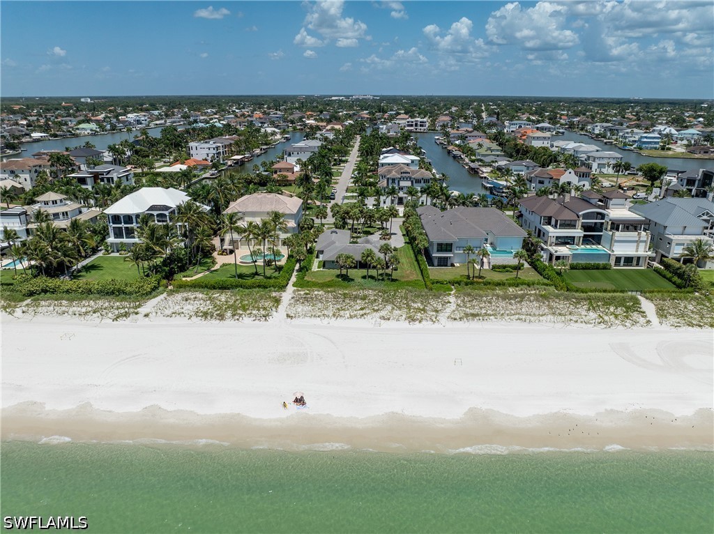 10173 Gulf Shore Dr Property Photo 7