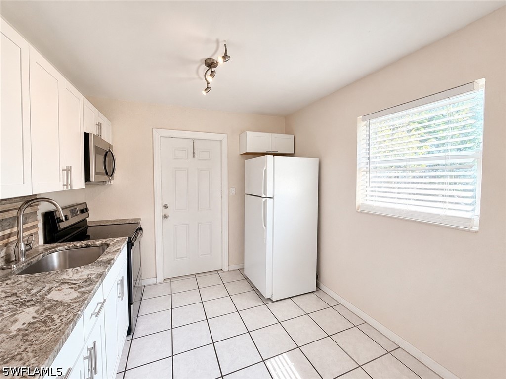 2485 Bayside St Property Photo 6