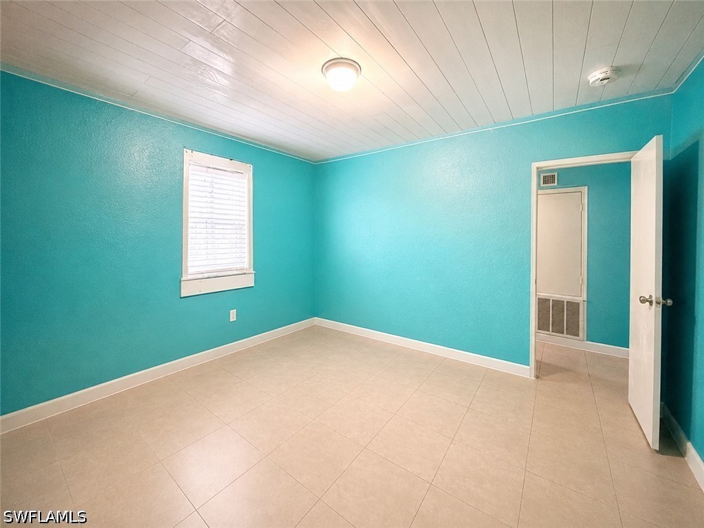 2485 Bayside St Property Photo 17