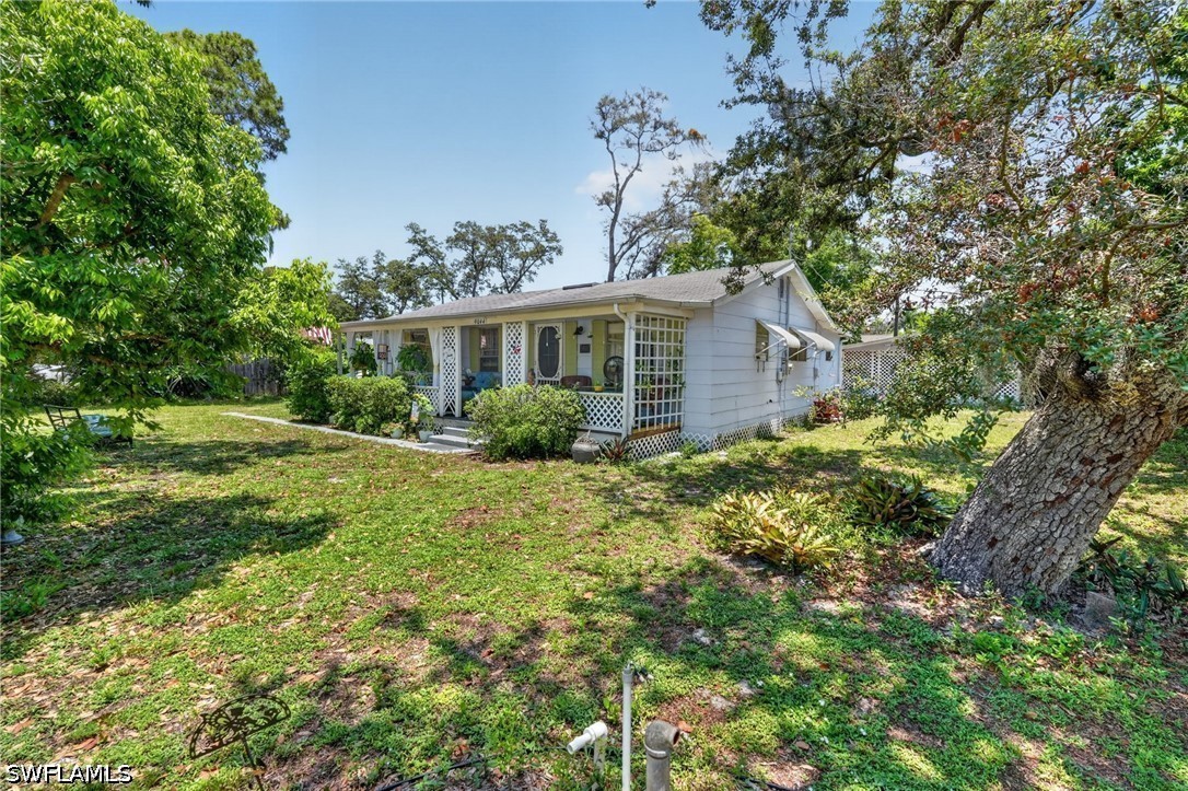 9044 Somerset Ln Property Photo 3