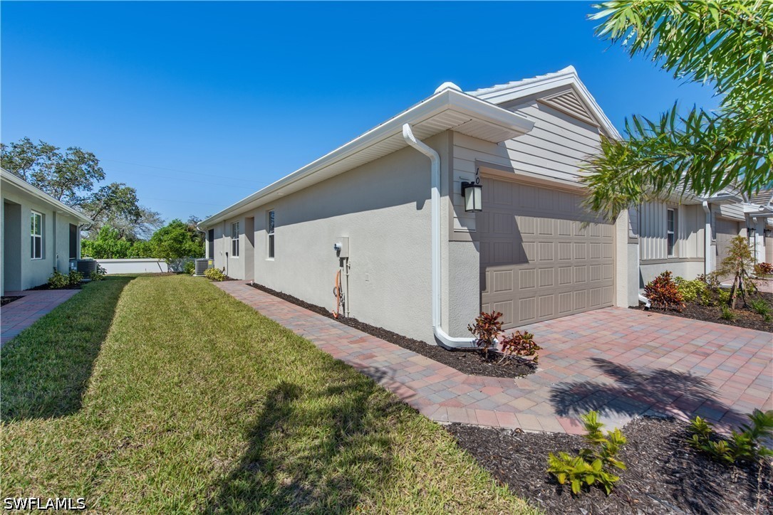 1093 Tranquil Brook Dr Property Photo 2