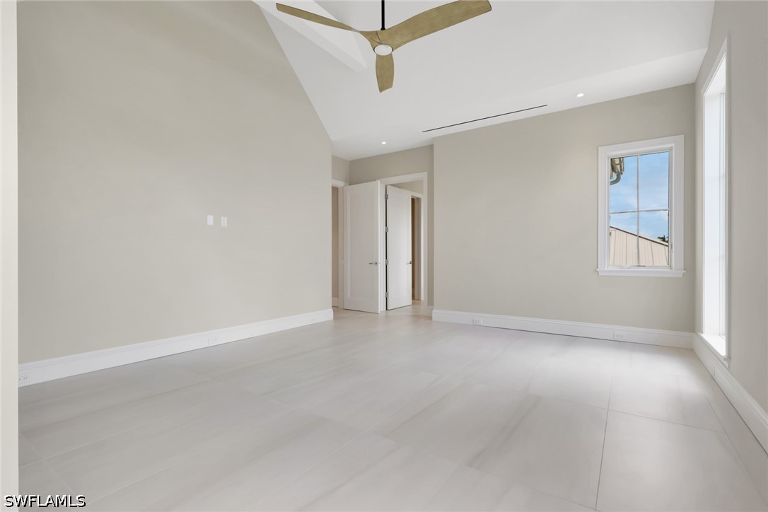 211 1st St Property Photo 18