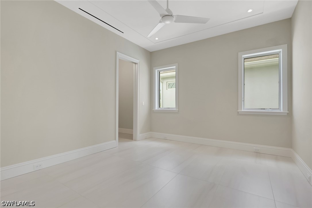 211 1st St Property Photo 25