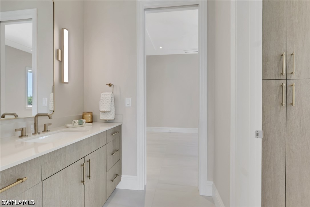 211 1st St Property Photo 26