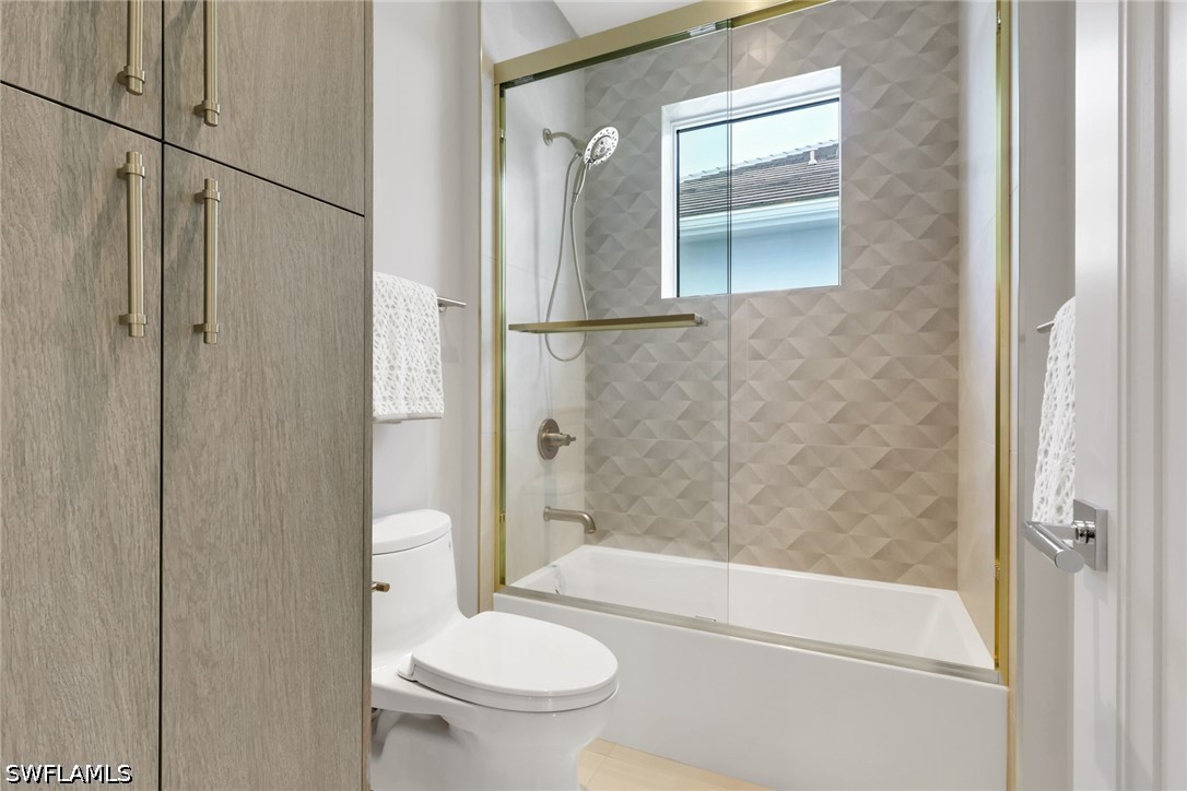 211 1st St Property Photo 27