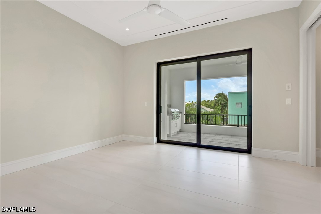 211 1st St Property Photo 28