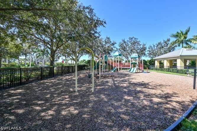 2314 Heydon Cir W Property Photo 45