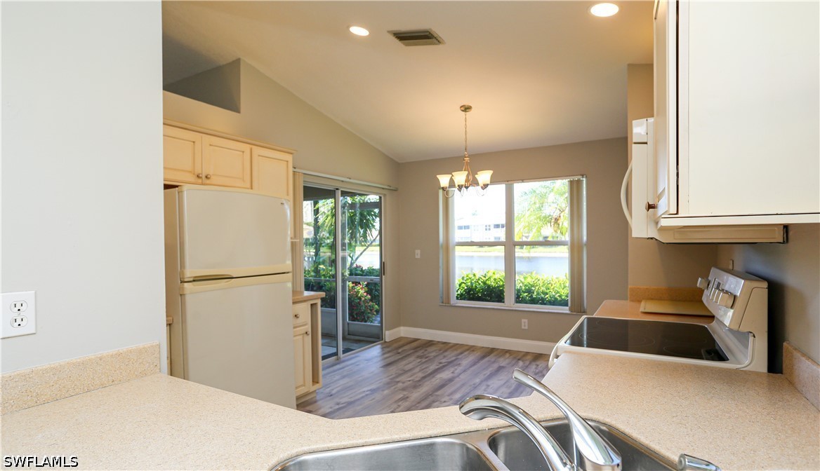 402 Emerald Bay Cir E7 Property Photo 13